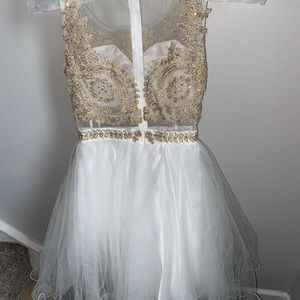 Worn once for a quinceanera willing to negotiate!
